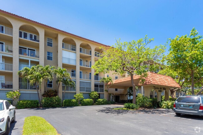 Building Photo - 950 Ponce De Leon Rd Unit 202 Rental