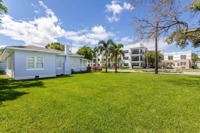 Photo - 1716 Mercer Ave