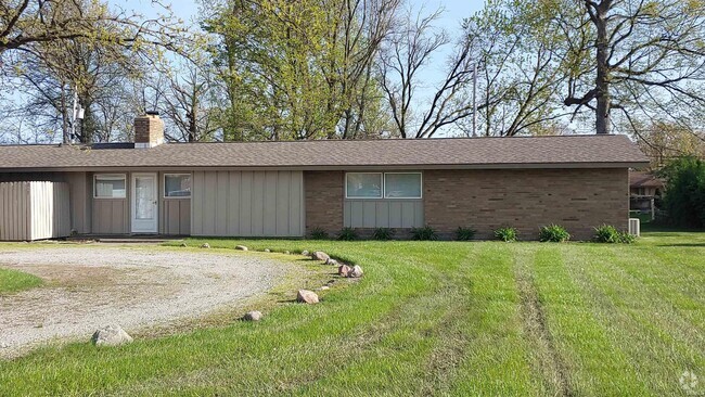 Building Photo - 217 W Washington Center Rd Rental