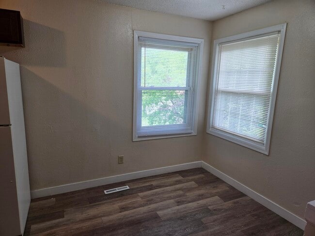 Photo - 1931 N Morgan Ave