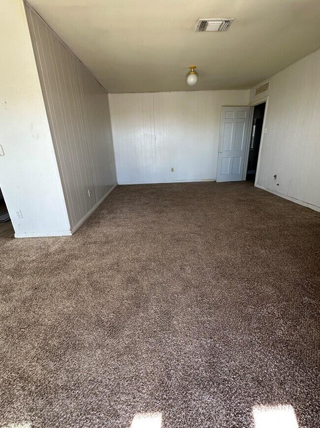 Photo - 1600 Crenshaw Dr