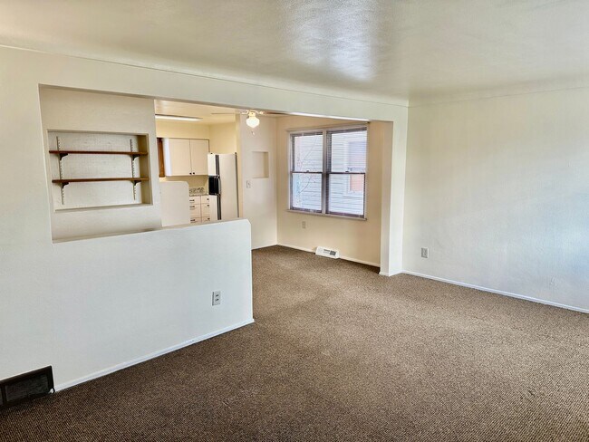 Photo - 1701 E Olympic Ave Unidad 1703