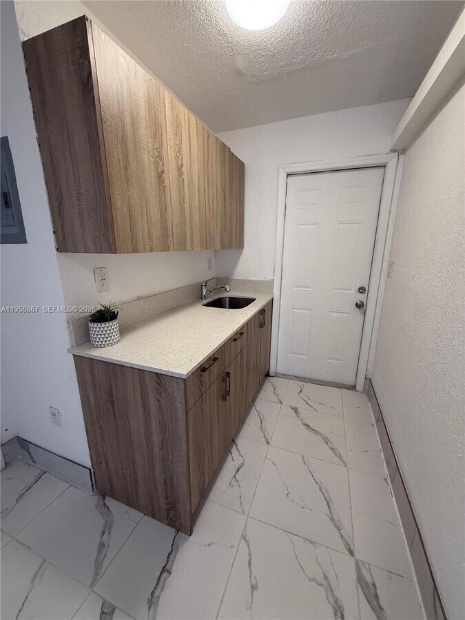 Photo - 1652 Madison St Unit 7