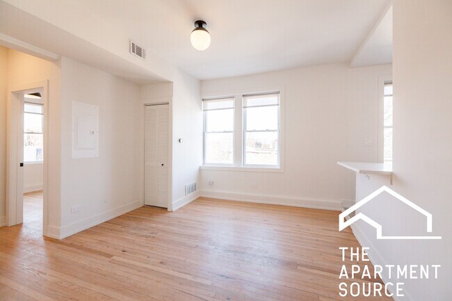 Photo - 2313 N Albany Ave Unit 3