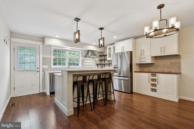 Photo - 284 Parker Ave