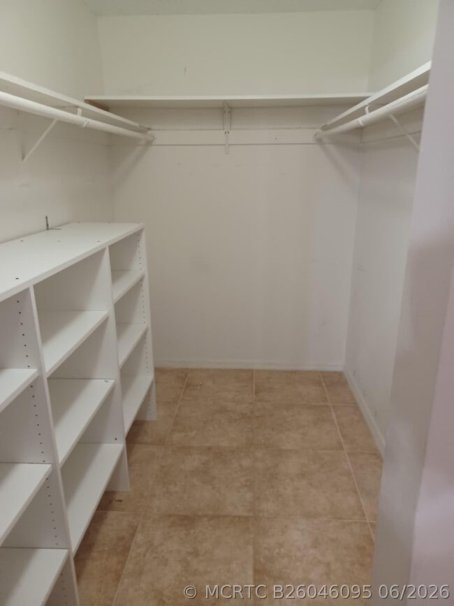 Building Photo - 407 Executive Center Dr Unit 203