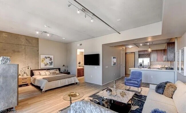 Photo - 353 E Bonneville Ave Unidad 802