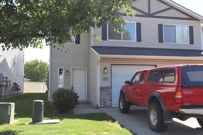 Building Photo - Duplex in Hidden Gardens Rental
