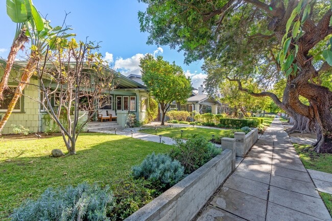 Photo - 1550 N Sierra Bonita Ave