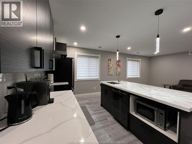 Photo - 2446 McDougall St