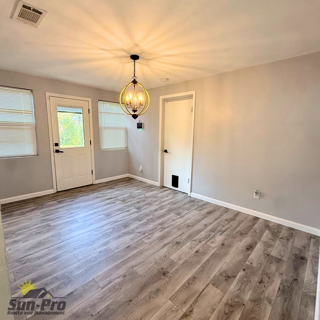 Photo - 332 S Seneca Blvd