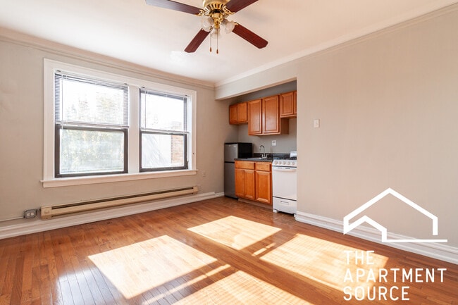 Building Photo - 4546 N Damen Ave Unit 404