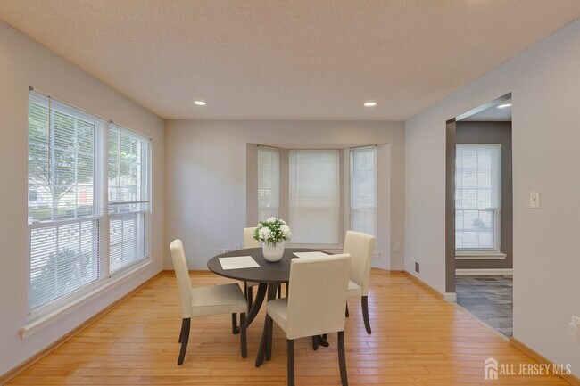 Photo - 219 Kempsey Dr