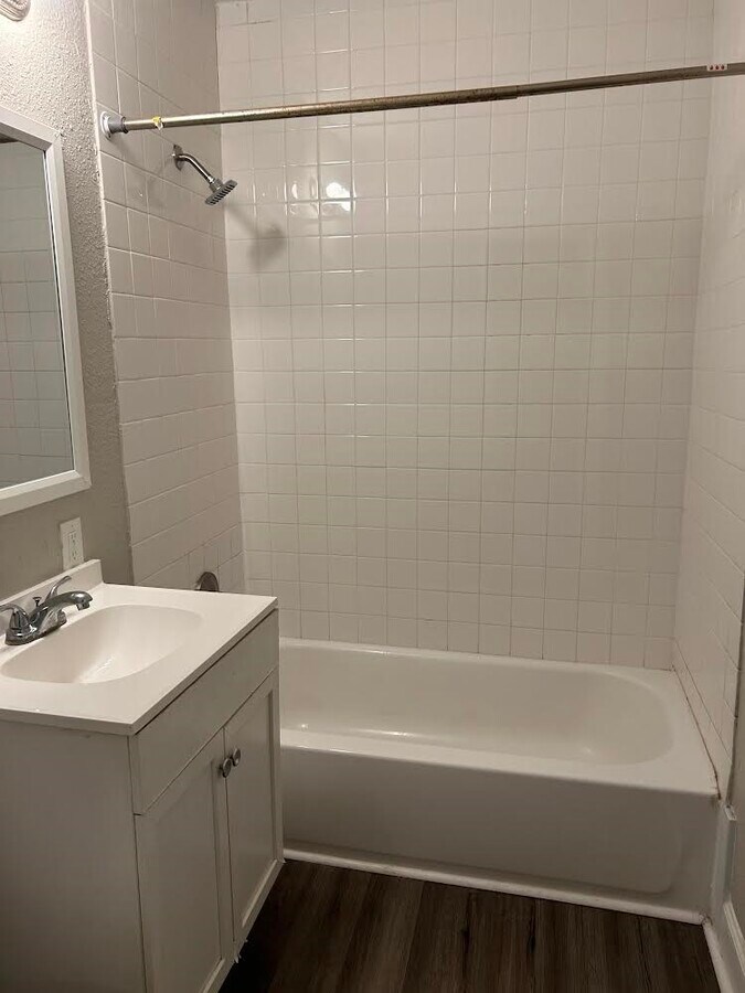 Photo - 1709 W 4th St