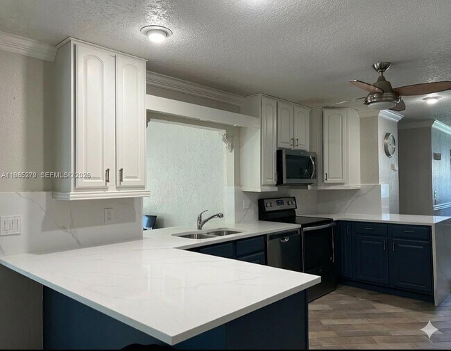 Photo - 633 NE 2nd St