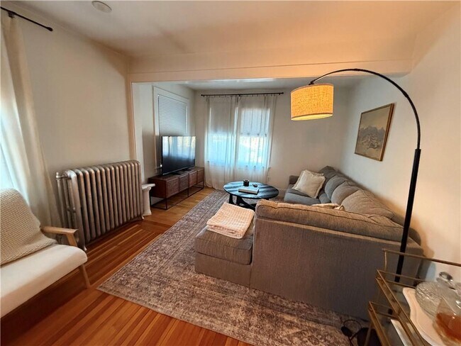 Photo - 16 Apthorp Ave