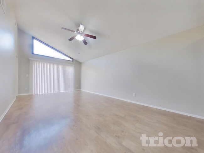 Photo - 1253 Ashworth Dr