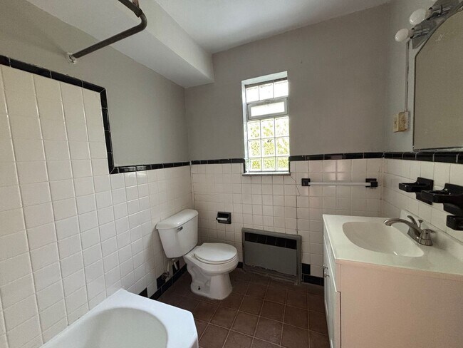 Photo - 596 Lowell Ave Unidad 596-08