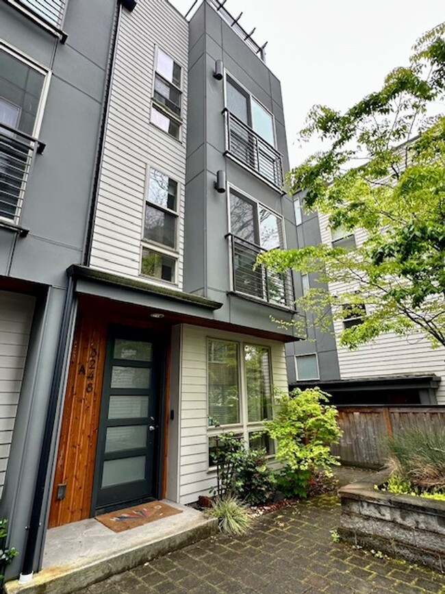 3 Bedroom Queen Anne Townhouse w/rooftop deck - 3 Bedroom Queen Anne Townhouse w/rooftop deck