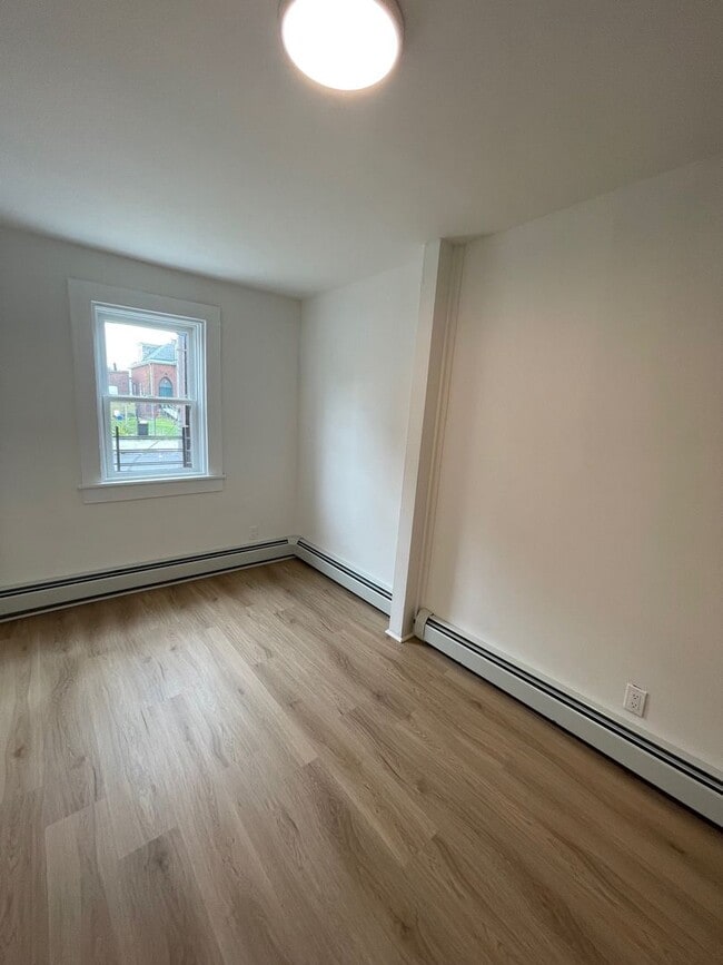 Photo - 2 William St Unit 1
