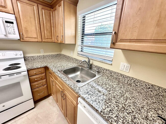 Photo - 21904 Lake Forest Cir Unit 101