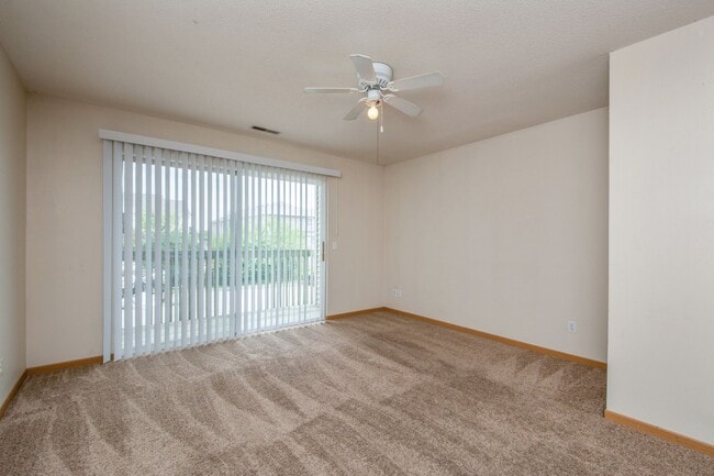 Sala de estar - 802 Dickinson Ave