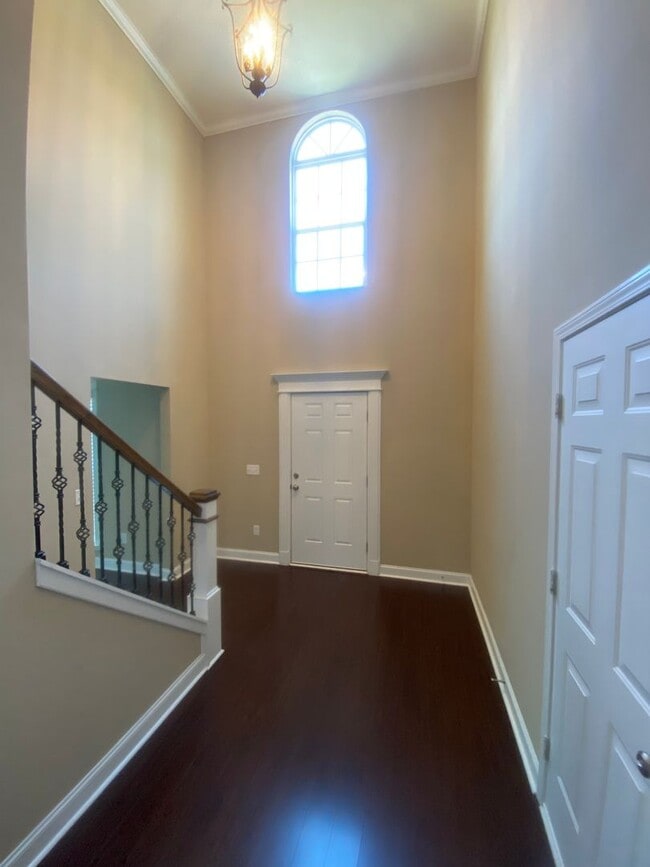 Photo - HUGE FENCED YARD, COMMUNITY POOL