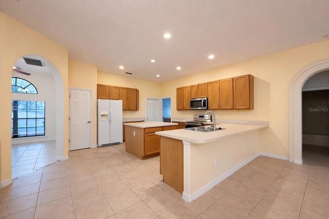 Photo - 540 Coventry Rd