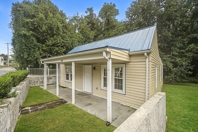 Photo - 107 Walker St