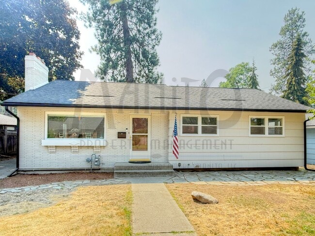 Building Photo - 1324 E 43rd Ave