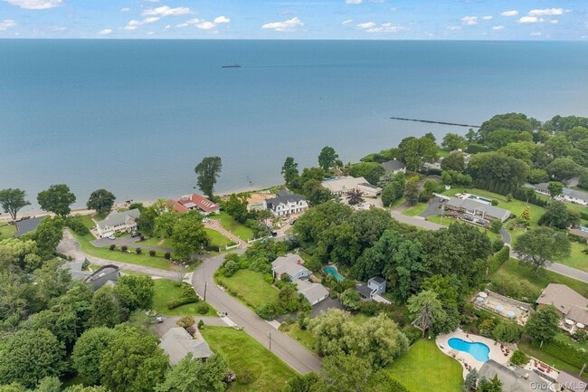 Photo - 13 Whitney Cir