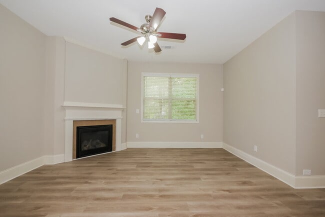 Photo - 236 High Ct Way