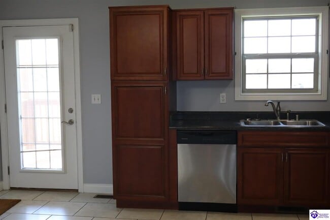 Photo - 121 Twin Lakes Dr