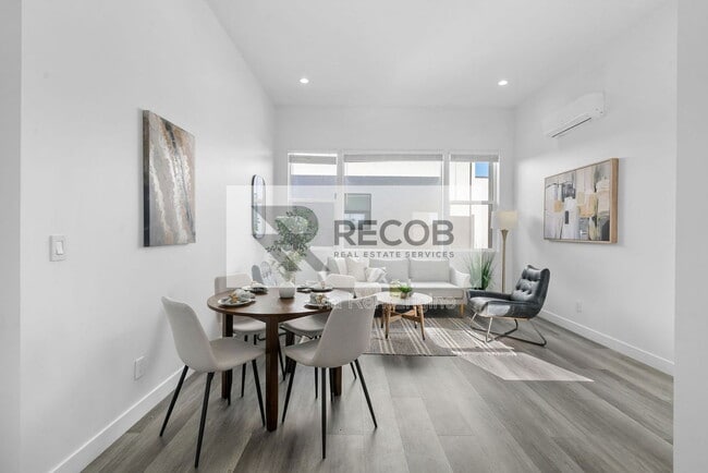 Photo - 1638 Elm Ave Unidad 3