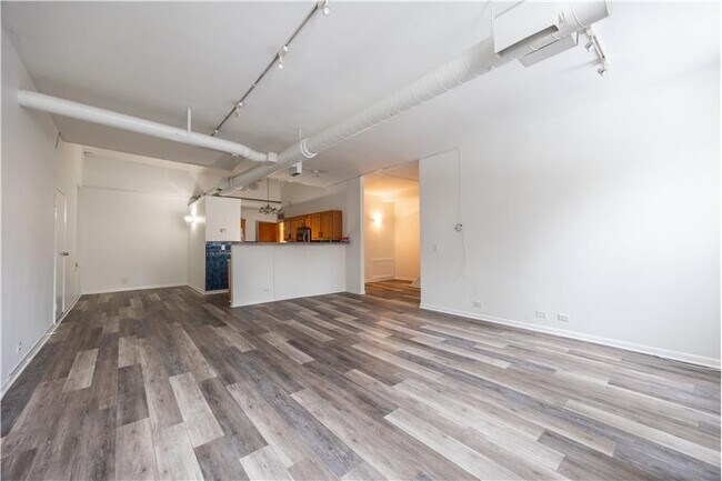 Photo - 1844 W Henderson St