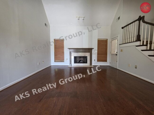 Photo - 5004 Melrose Way