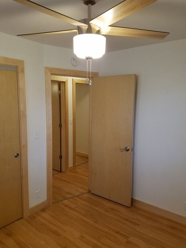 Photo - 4 Bedroom house in great CF Location