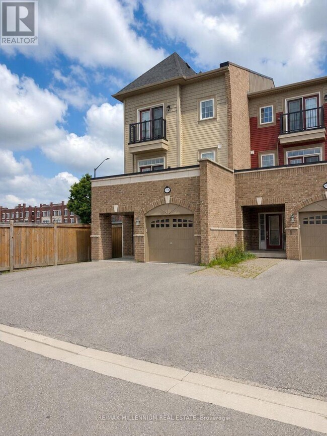 Photo - 218 Dougall Ave