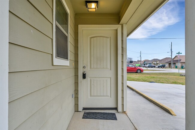 Building Photo - 163 S Bend Ct