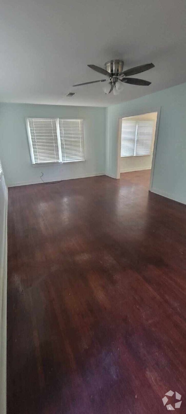 Building Photo - 1723 Wisteria St Rental