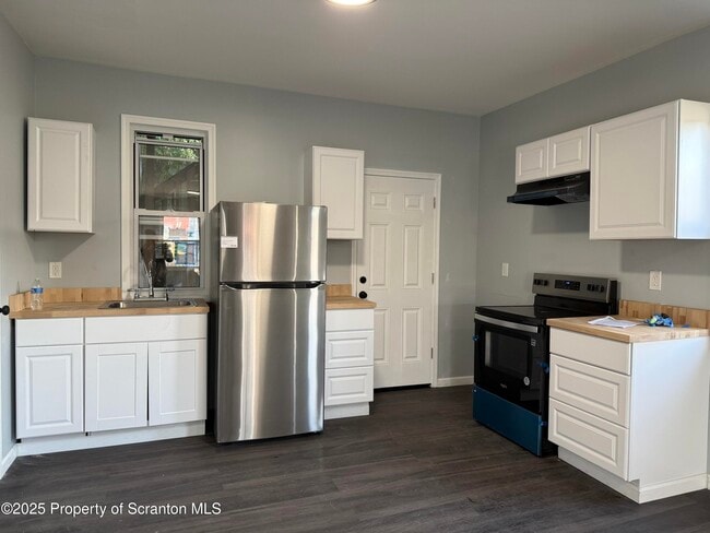 Photo - 319-319 E Elm St