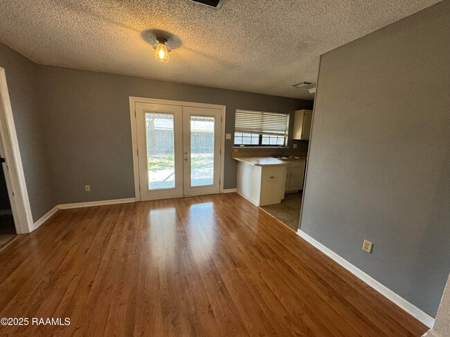 Photo - 107 Village Ln