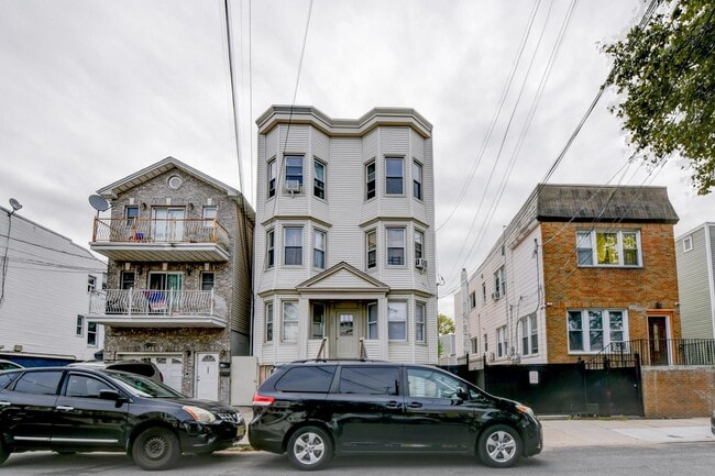 Building Photo - 200 Nunda Ave Unit 3R Rental