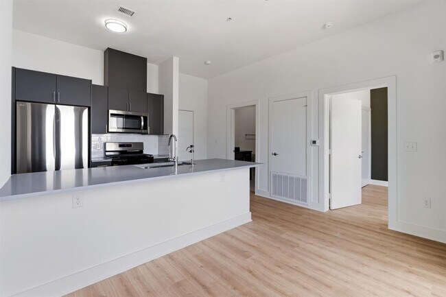 3900 Berkman Dr Unit 208
