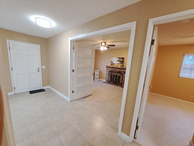 Photo - 2715 Ottowa Ave