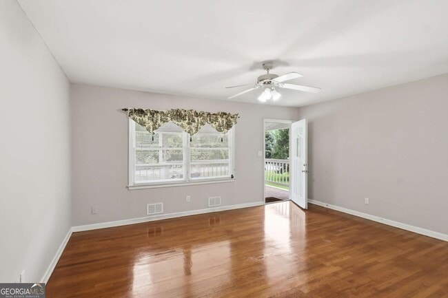 Photo - 1370 Blackwell Rd