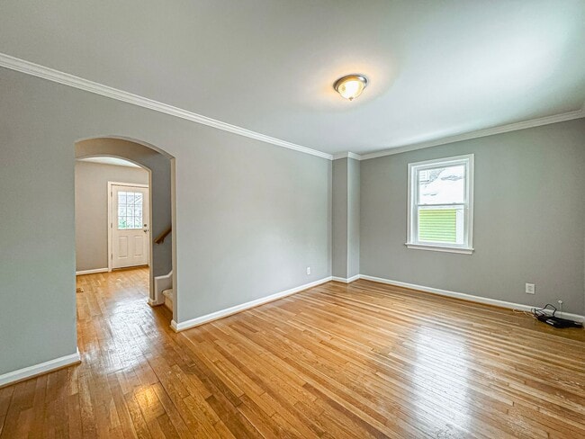 Photo - Charming 3 Bed 3 Bath Sitting On A Large Lot In Beautiful Summit Veitch