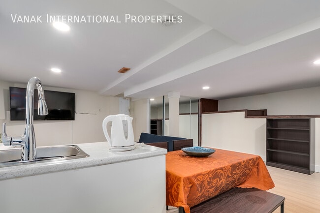 Furnished  Studio Northvan