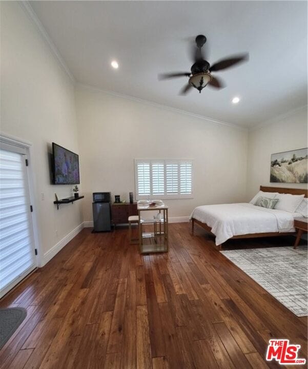 Photo - 4956 Doman Ave