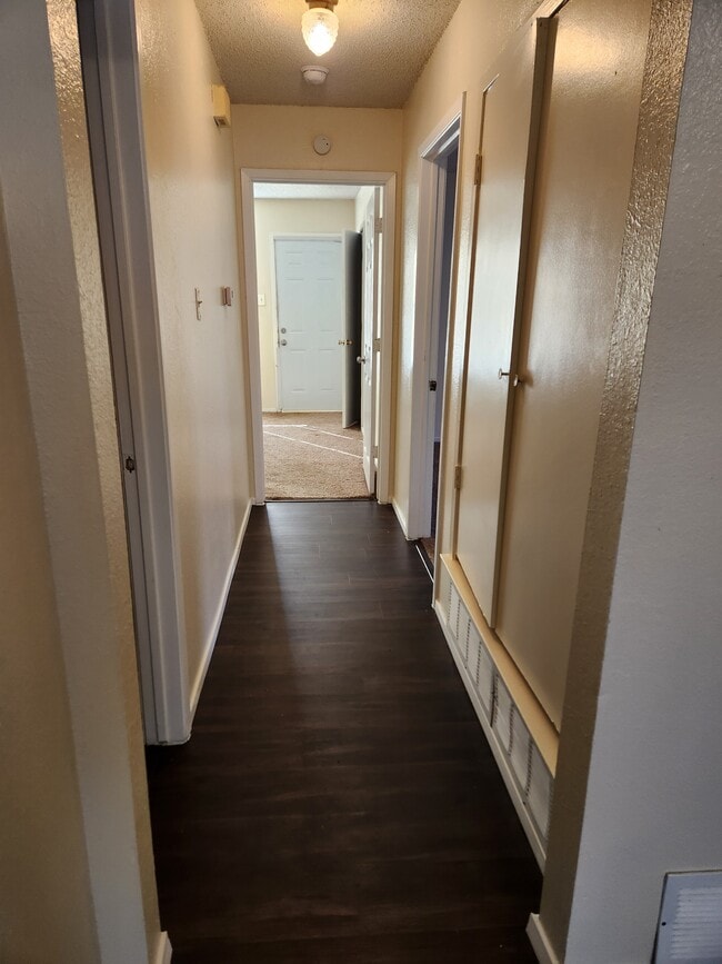 Photo - 123 Oakwood Ln